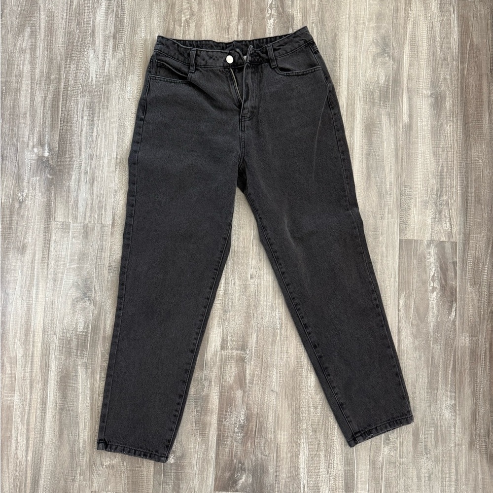 Forever 21 Women's Black Straight Leg Jeans